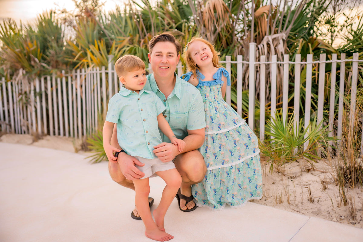 Men&#39;s Blue Wave Button-up Shirt