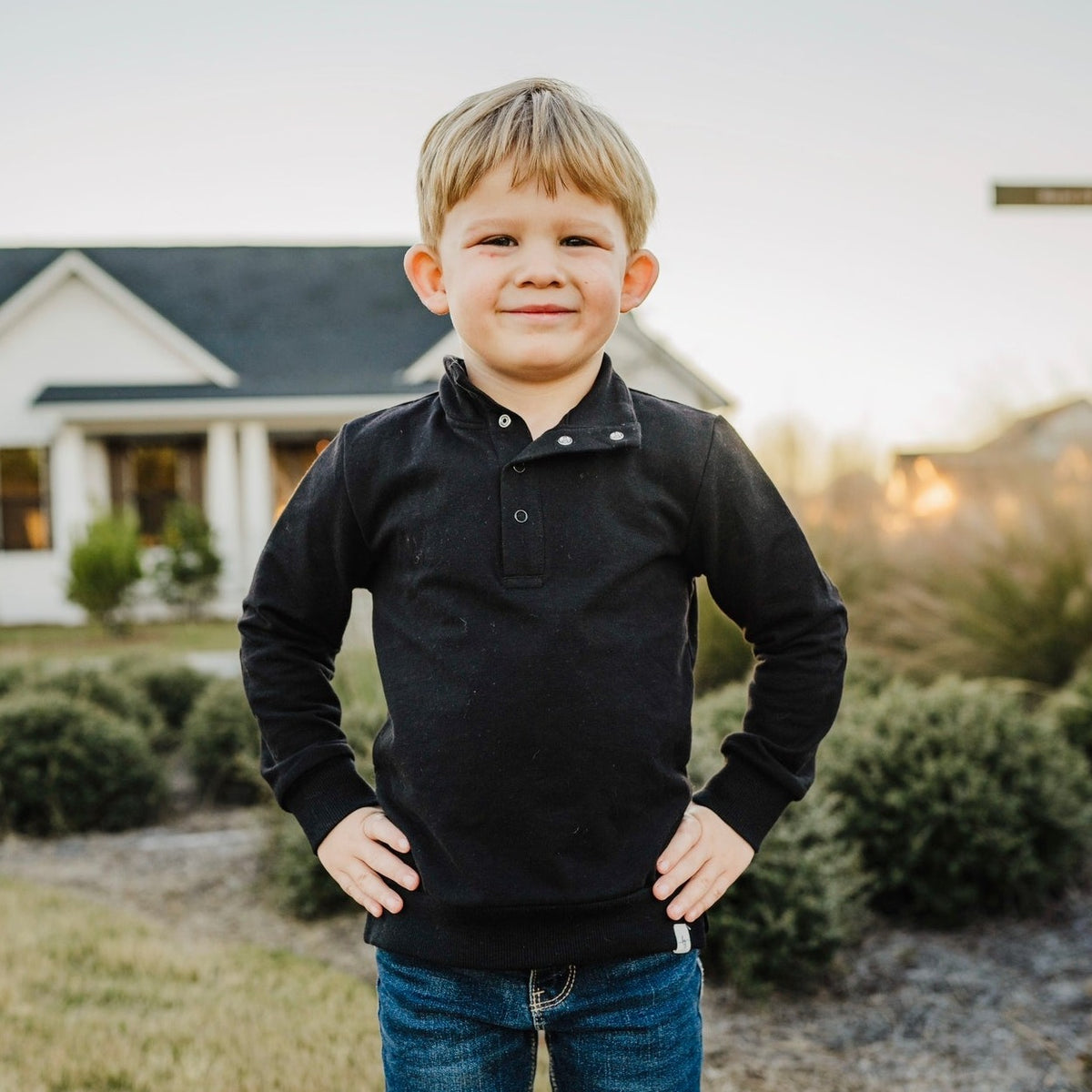 Black Sweatshirt Pullover